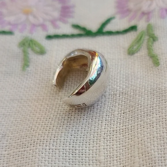 Hernan Herdez Chunky Ear Cuf - Picture 8 of 12